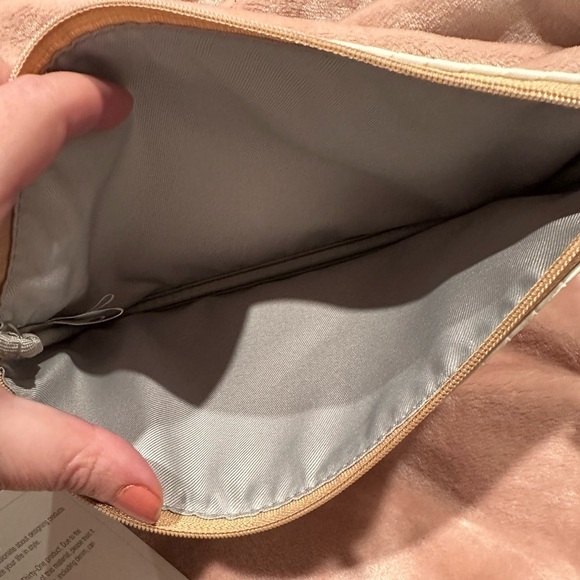 Brand New Thirty One Clutch - Picture 2 of 5